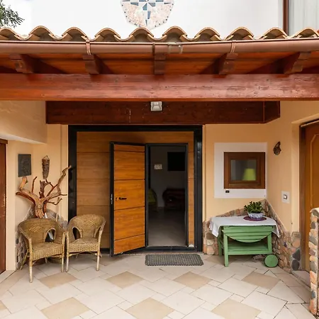 Domus Blanca Ivan Apartment